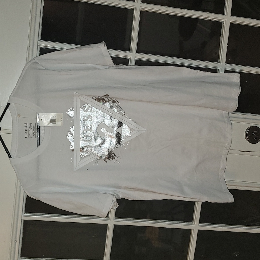 Guess Pure White t shirt